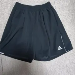 adidas 黒 ハーフパンツ　キュロット160cm