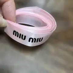 MIU MIU ロゴ ピンクサテンリボン
