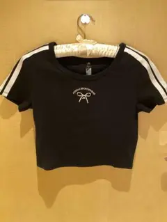 日本未発売　adidas リボンTシャツ ブラック