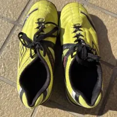 Umbro イエロー　フットサルシューズ
