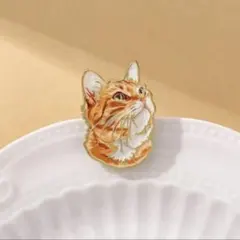 猫ブローチ