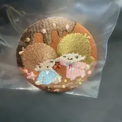 リトルツインスターズ　刺繍缶バッジ