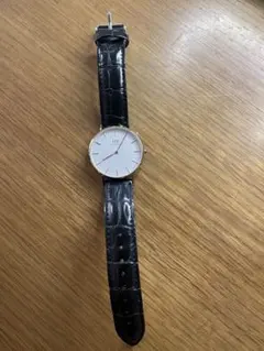 Daniel Wellington 腕時計 ブラックレザーのサムネイル