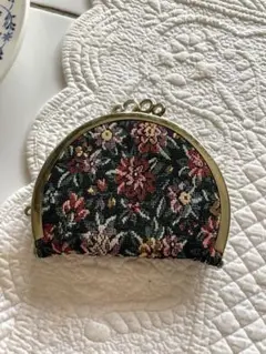 ミニ財布　花柄 ゴブラン織 がま口ポーチ　アンティーク調　黒　レトロ