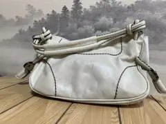 PLINIO VISONA アイボリー レザー ハンドバッグ