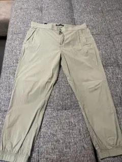 ZARA 薄い緑カジュアルパンツ XL