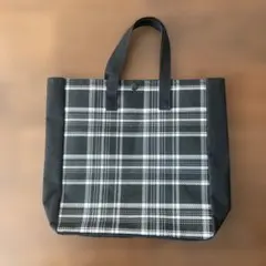 黒色チェック柄トートバッグ　スナップ止め付き