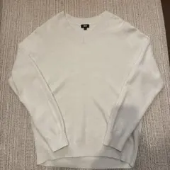 UNIQLO ホワイト Vネックニット Mサイズ