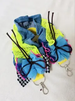イエローネオン系フリル　ハンドストラップ　スマホストラップ