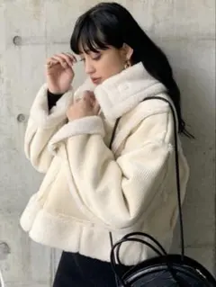 EMODA クリーム色 ショート丈ジャケット