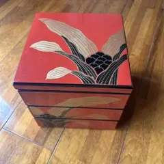 重箱 三段重 朱塗 蒔絵風 植物文様のサムネイル