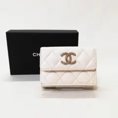 【美品級】CHANEL（シャネル）キャビアスキン　三つ折り財布　白