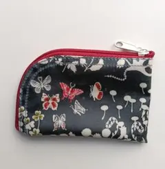 リバティラミネートのラウンドポーチ ヨシエ ダークグリーン