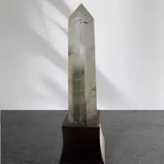 ゆ*ー様 【レア一点物】緑の柱が立つ ガーデン水晶 ポイント原石／天然クォーツ