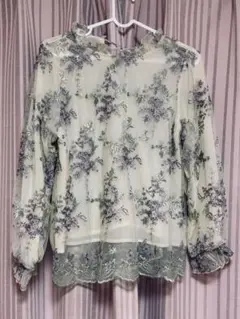 【匿名発送】花柄レース刺繍長袖ブラウス Mサイズ