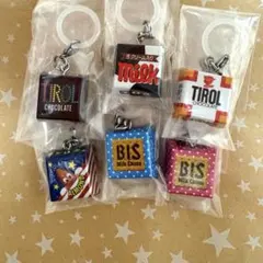 チロルチョコ　めじるしアクセサリー　コンプリート　ガチャ