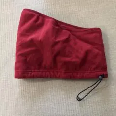 赤いフリースネックウォーマー