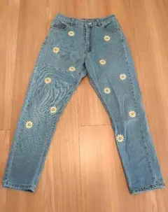 花柄　刺繍　デニムパンツ
