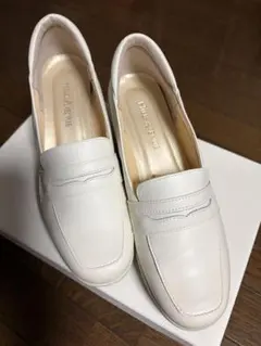 Hills Avenue 厚底ローファー ホワイトのサムネイル