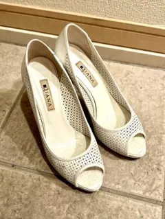 【最終値下げ‼️】DIANAダイアナ/オープントゥパンプス 24㎝ 白