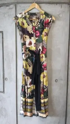 ZARA花柄ストライプワンピース