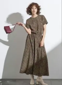 美品⭐︎Mila Owenバックレースアップブラウジングフレアワンピースのサムネイル