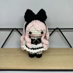 あみぐるみ 黒とピンクのドールスタイル