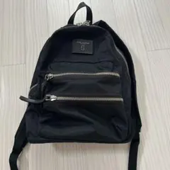 MARC JACOBS リュック ザ バイカー JJロゴ 大容量 - メルカリ