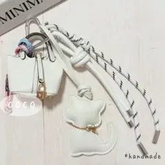 じゃらじゃらキーホルダー ねこ キーチャーム 革 ミニバッグ ハート ホワイト