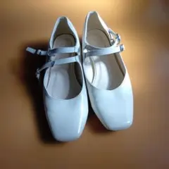 Menuè ホワイト フラットシューズ