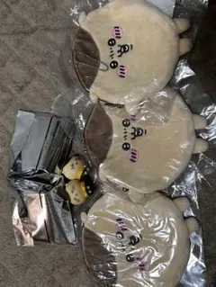 ちいかわ　くりまんじゅうセット　まんまるポーチ、ソフビ