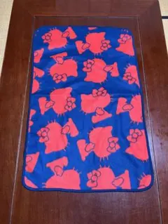 HELLO KITTY フリースブランケット　キティ　キティー　毛布　ひざ掛け
