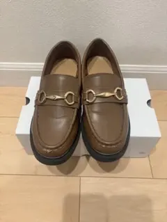GUブラウン ビット付ローファー ゴールドチェーン　Mサイズ　春靴