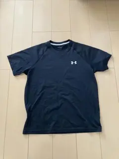 Under Armour 黒 Tシャツ　アンダーアーマー