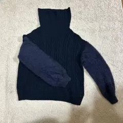ネイビー タートルネック ケーブルニットセーターのサムネイル