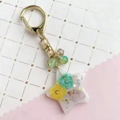 K イニシャルキーホルダー シトラス色系ドライフラワー パール レジン