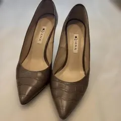 ダイアナ　パンプス