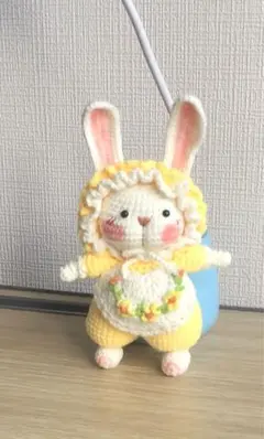 手作りウサギのあみぐるみ