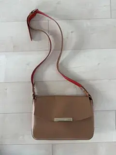LongChamp ベージュ レザー フラップショルダーバッグ