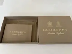 BURBERRY ギフト箱 中型 ゴールドロゴ