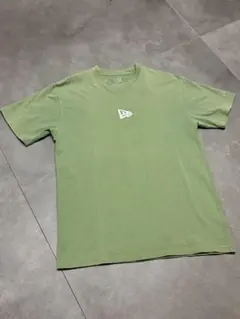 美品 L XL ニューエラ　ダークグリーン Tシャツ ホワイトロゴのサムネイル