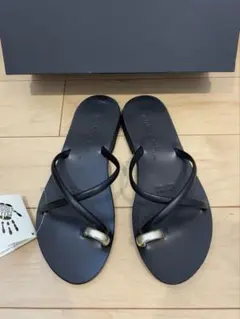 新品 2万円 マウロディバリ サムリング サンダル ブラック 22.5cmのサムネイル