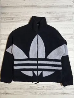adidas ボアジャケット　トレフォイル ブラック/グレー