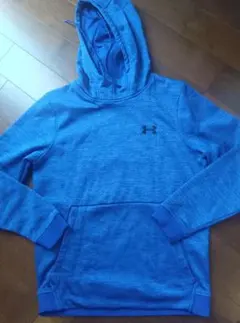 美品Under Armour フード付きパーカー ブルー