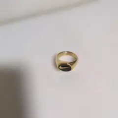 Nike ゴールドリング ブラックロゴ