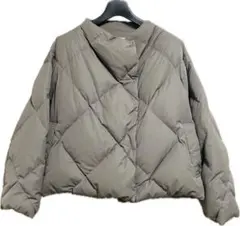 カーキ ダウンジャケット