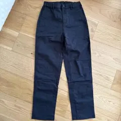 ユニクロ　黒ウルトラストレッチレギュラーフィットチノパンツ　キッズ150