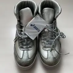 【ASICS】シルバー ハイカットスニーカー