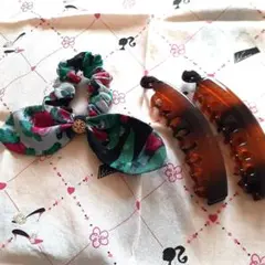 花柄リボン付きヘアゴムとヘアクリップ2個セット