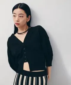 【ADAM ET ROPE' FEMME】フォルムスリーブミニカーディガンのサムネイル